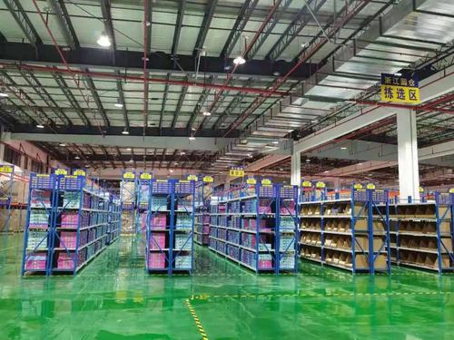 圆通西山库房乌鲁木齐现状如何？-第2张图片-陕西物流货运