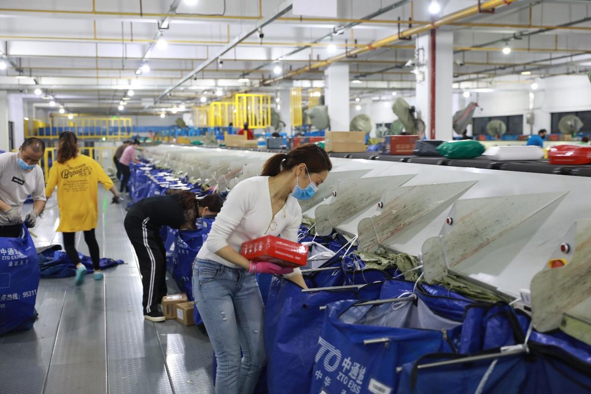 中通快运武汉分拨中心-第2张图片-陕西物流货运