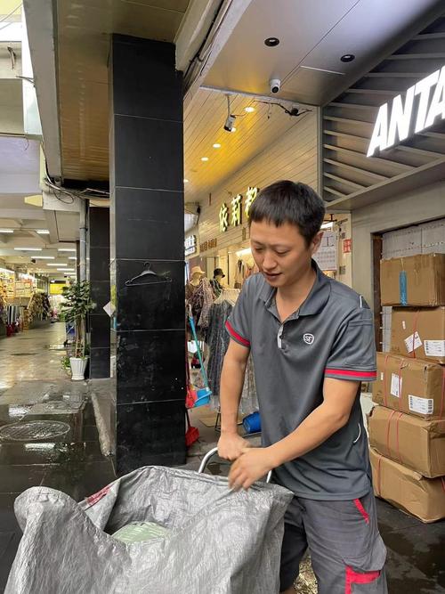 合肥顺丰快递员服务态度如何？-第2张图片-陕西物流货运