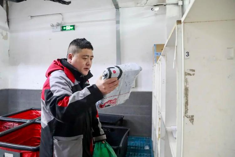 安徽淮南顺丰快递小哥日常是怎样的？-第2张图片-陕西物流货运