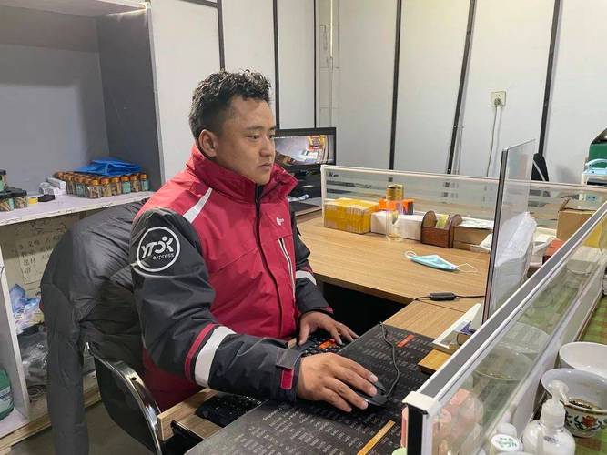 圆通快递小哥上班时间-第1张图片-陕西物流货运