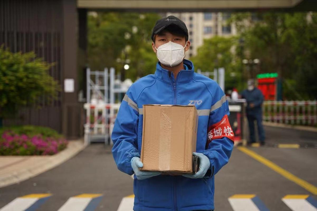 中通太湖快递员日常是怎样的?-第1张图片-陕西物流货运 中通太湖快递员日常是怎样的?-第1张图片-陕西物流货运